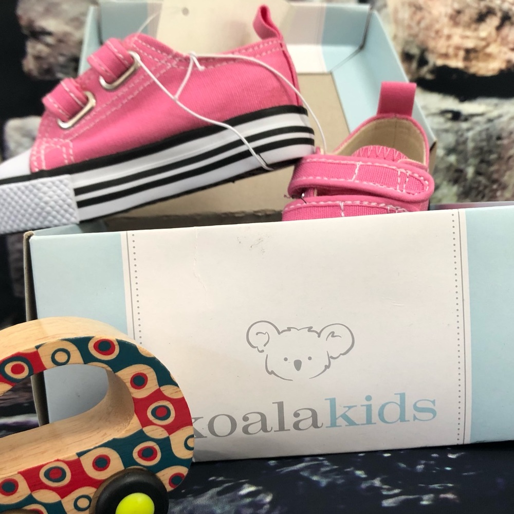 Koala Kids - Toddler Size 4 - Pink Sneakers